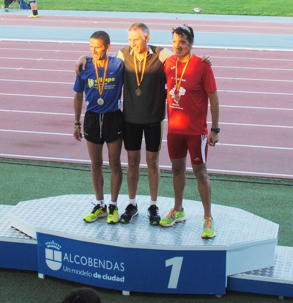 TREINTA Y TRES MEDALLAS EN EL CAMPEONATO DE ESPAÑA DE VETERANOS